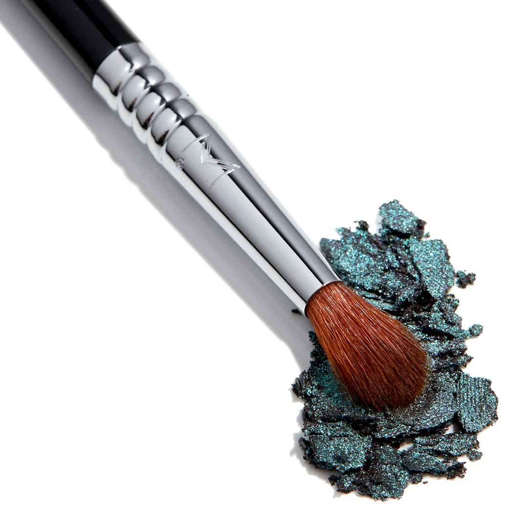 E42 Precision Firm Blender™ Brush - Image 4